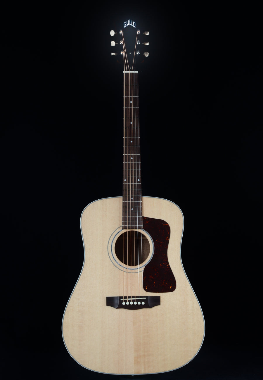 Guild USA D-40 Standard - Natural