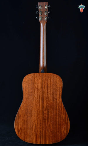 Martin D-18